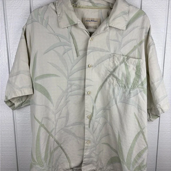 Tommy Bahama Men’s 100% Silk Light Green Leaf Button Down Shirt - Picture 1 of 6